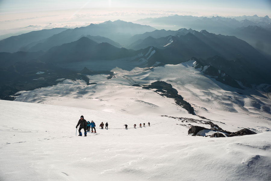 驕傲！山美股份歐洲員工勇攀歐洲第一峰-厄爾布魯士峰