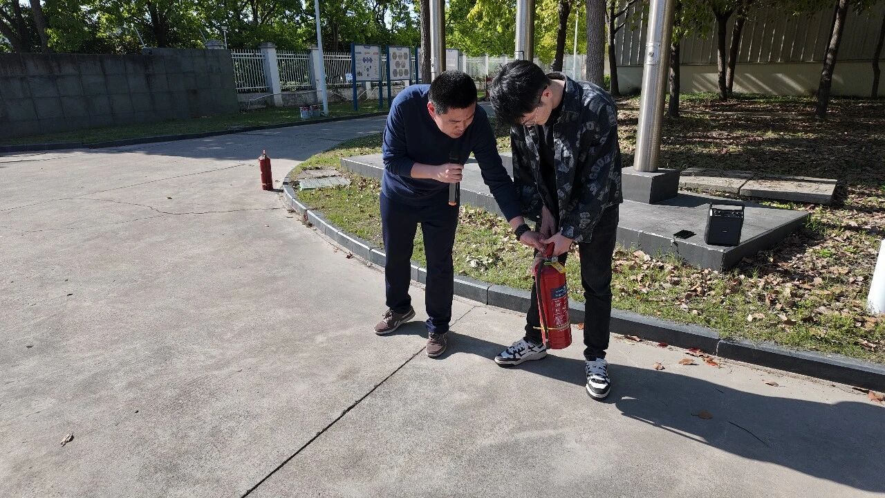 安全為基，溫情為帆——上海山美股份四月“暖企行動”側記